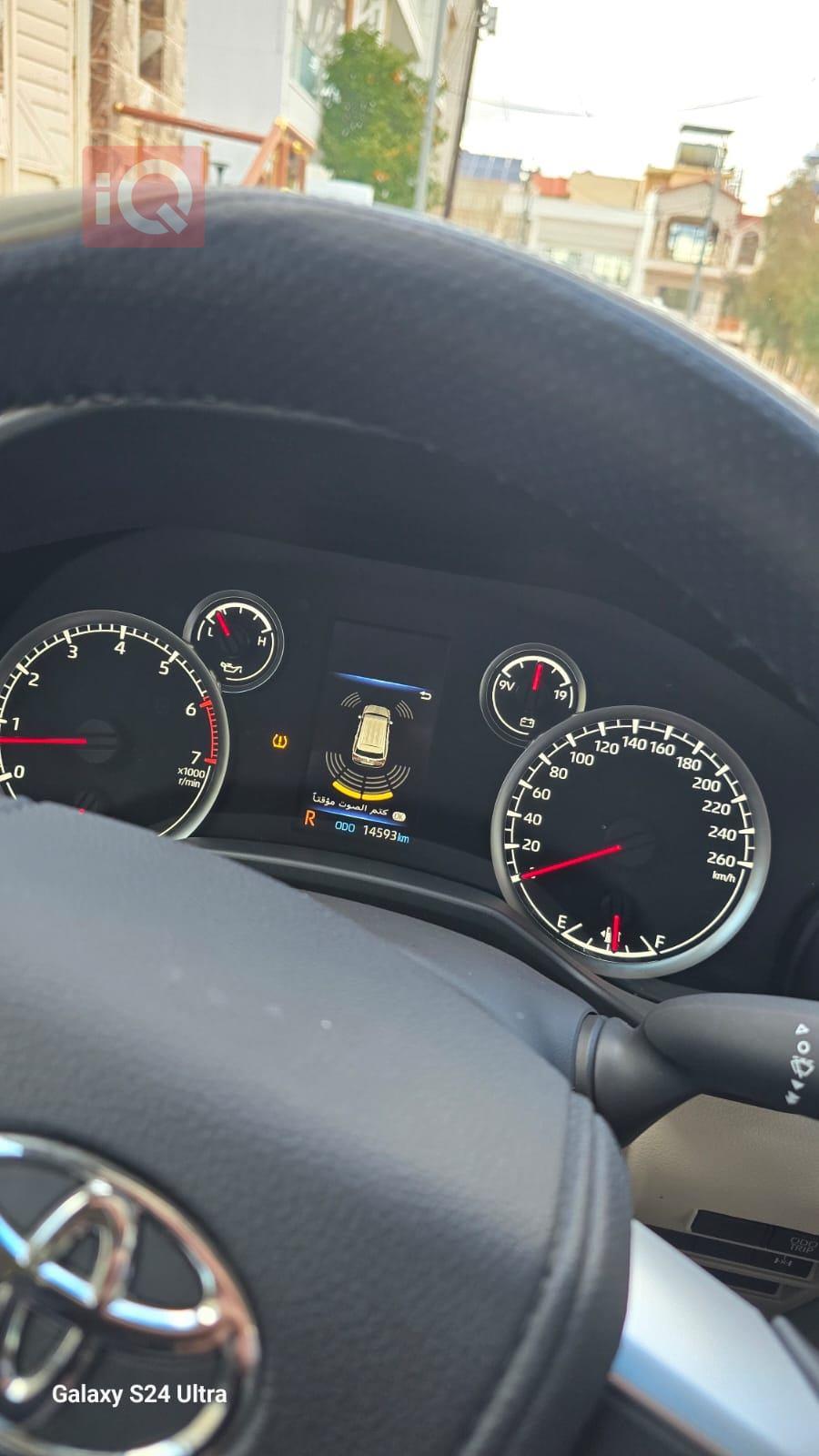 تۆیۆتا لاند کروزەر